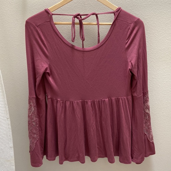 Women’s American Eagle Outfitters Pink Flare & Lace Sleeve, Open Back top. Sz S - Picture 6 of 12